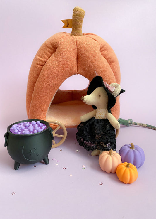 Witches cauldron with soup miniature