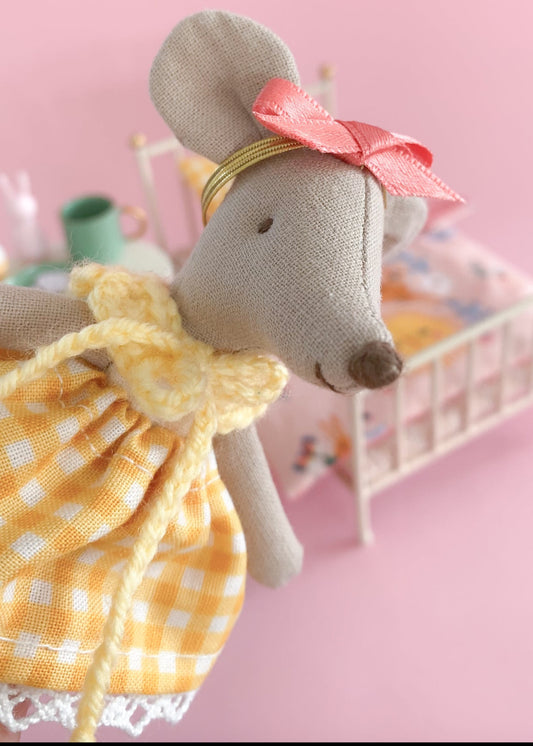 Maileg mouse Yellow outfit with collar