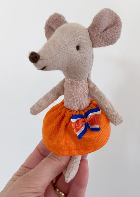 Maileg mouse Dutch King's Day skirt