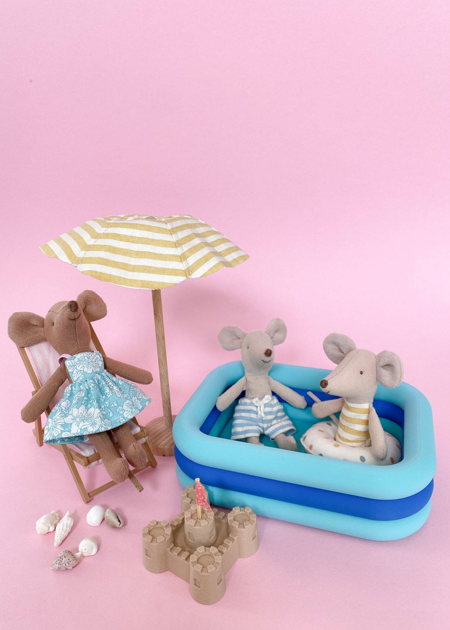 Miniature rectangular swimming pool