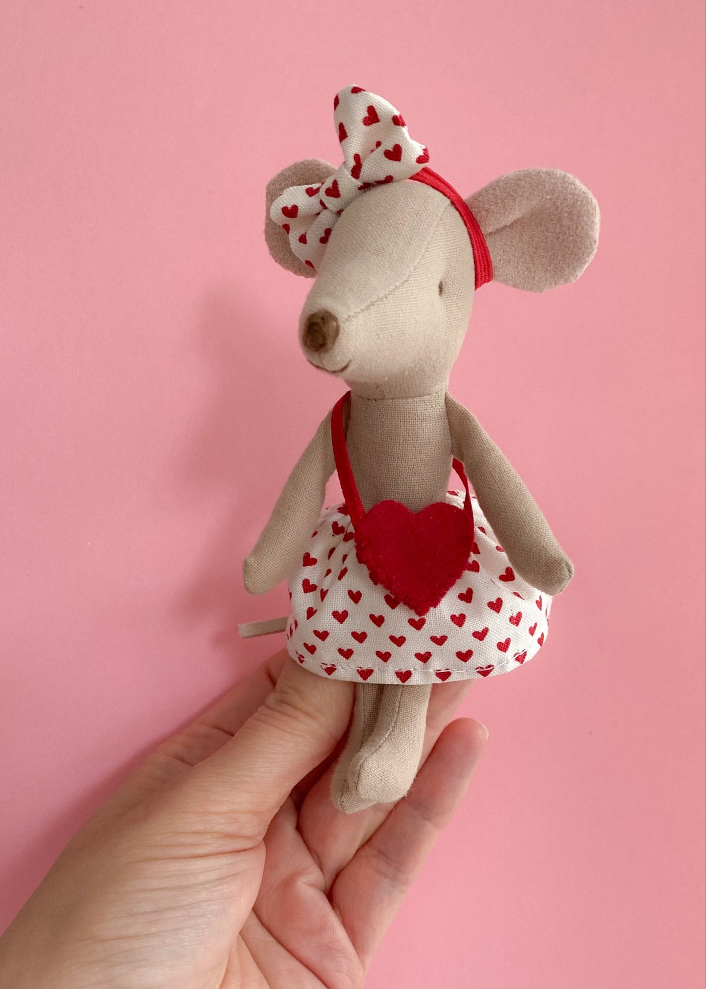 Maileg mouse cream skirt with red hearts