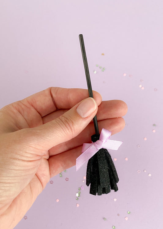 Miniatuur heksenbezem lila strik