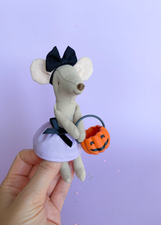 Miniature pumpkin basket