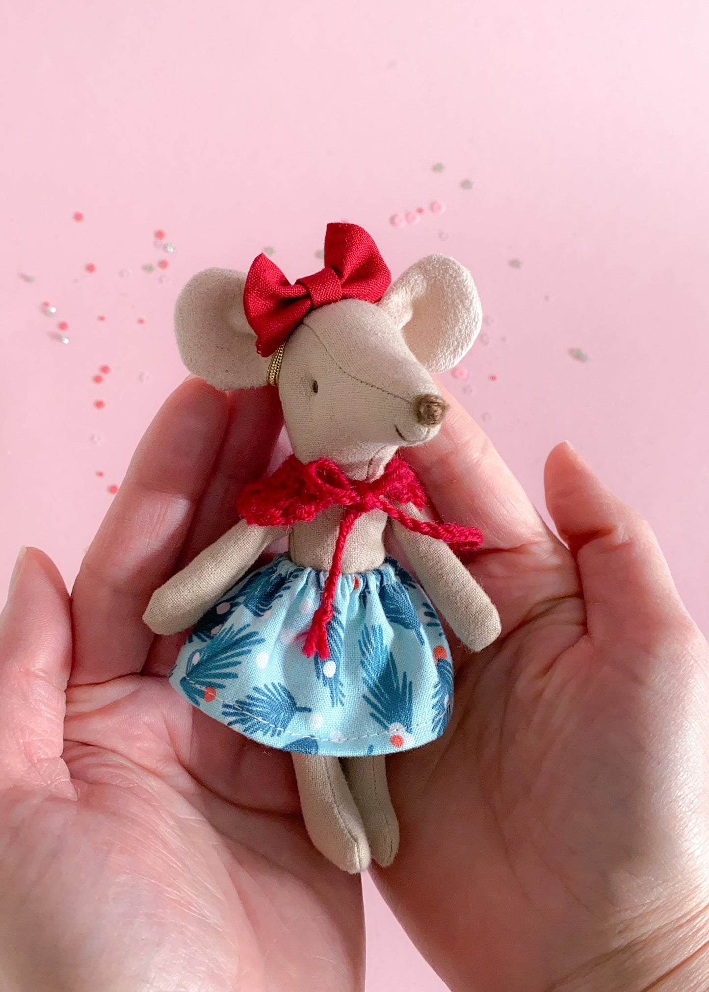 Crocheted collar red for Maileg mouse