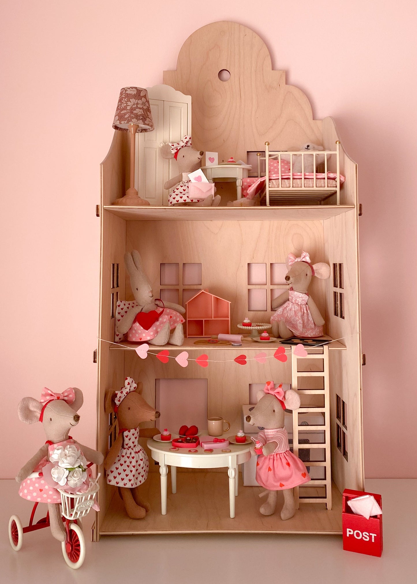 Heart garland miniature