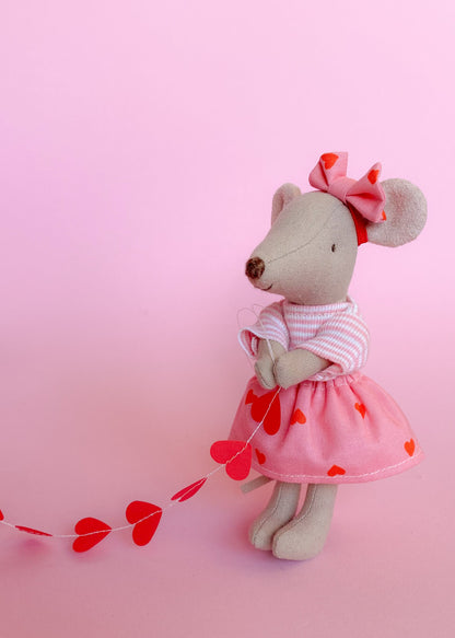 Heart garland miniature