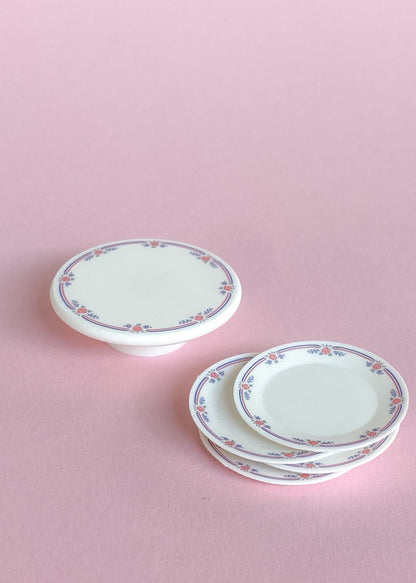 Miniature plates roses