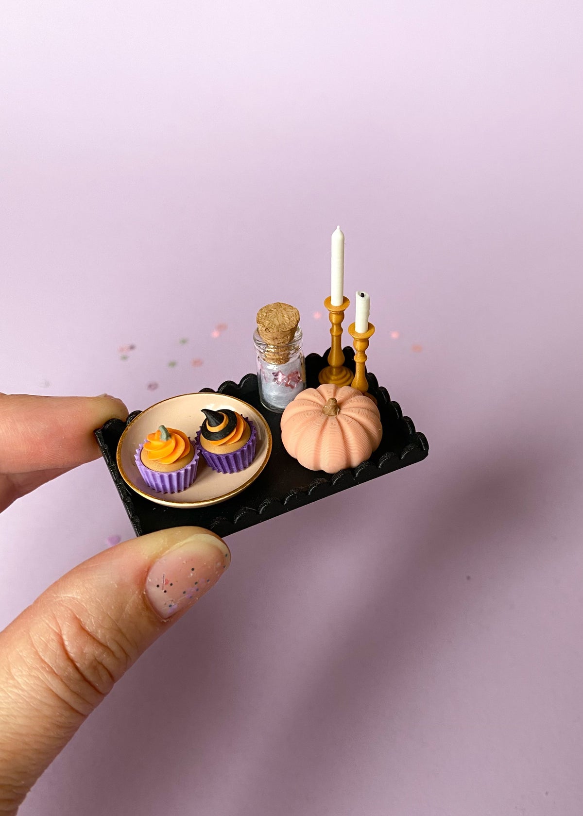 Tray miniature