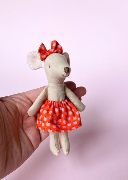 Skirt apples for mouse