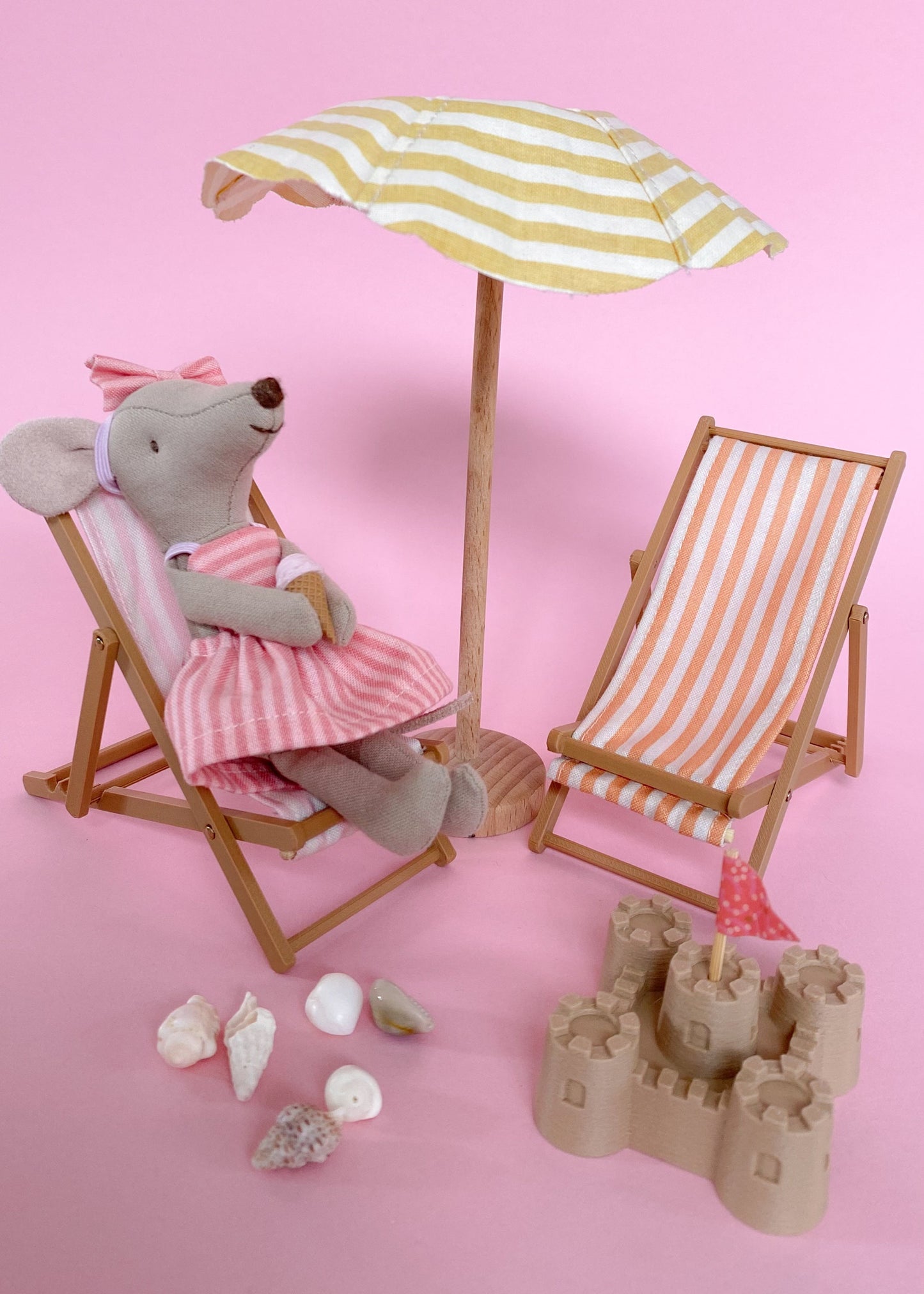 Miniature deck chair