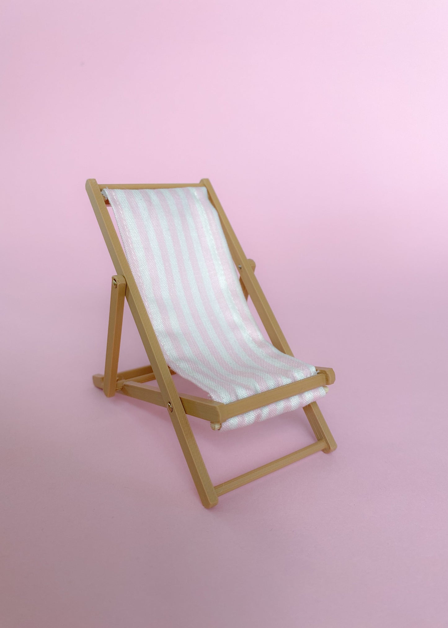 Miniature deck chair