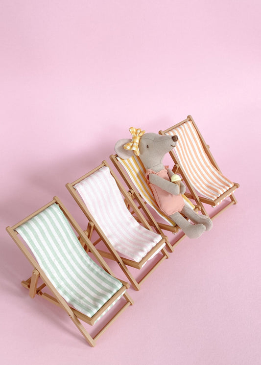 Miniature deck chair