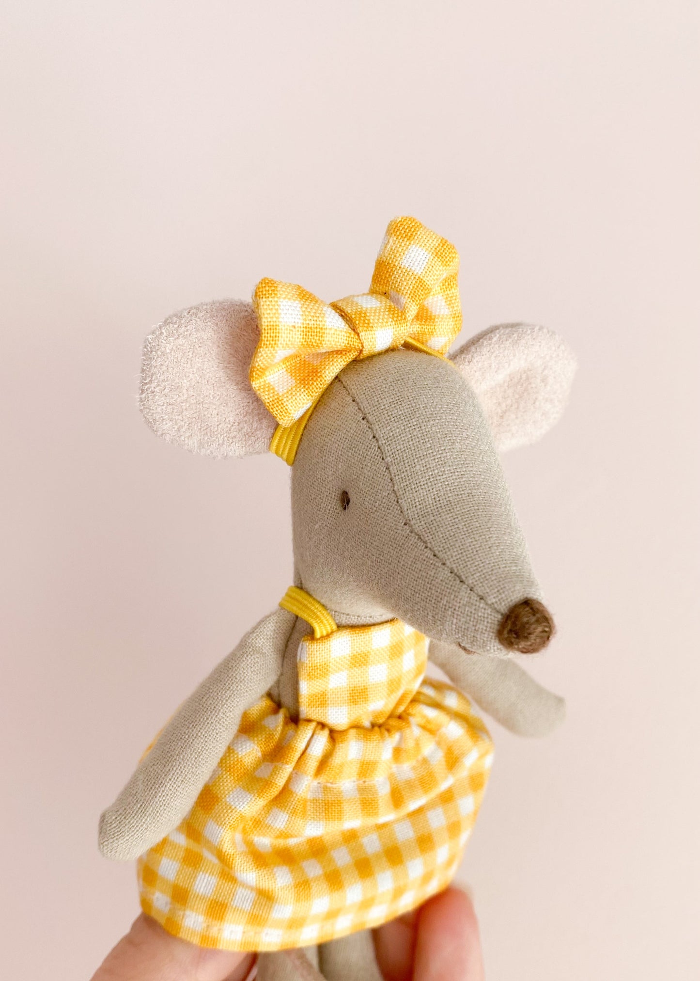 Maileg mouse headband with bow gingham yellow