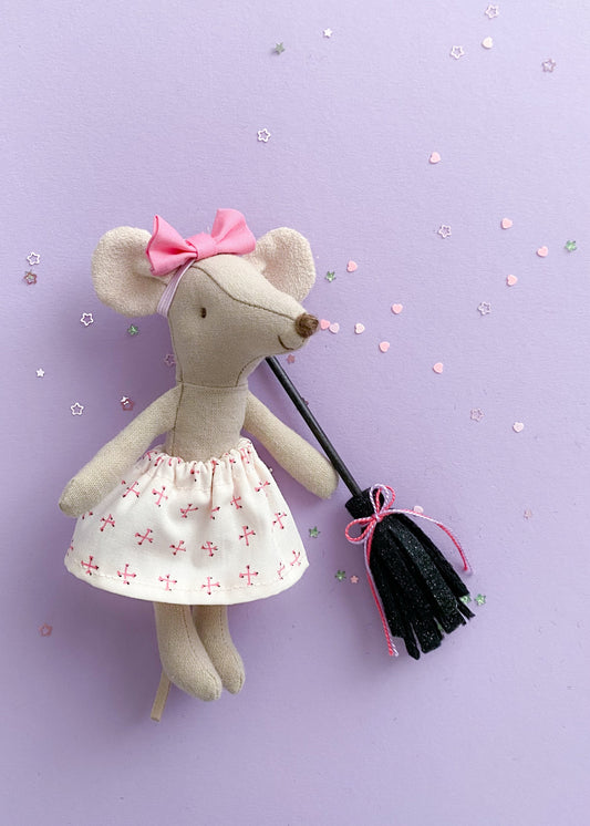 Rokje  wit met roze botjes voor Maileg muis