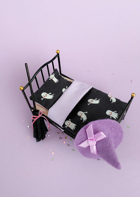 Halloween dollhouse bedding set with ghosts