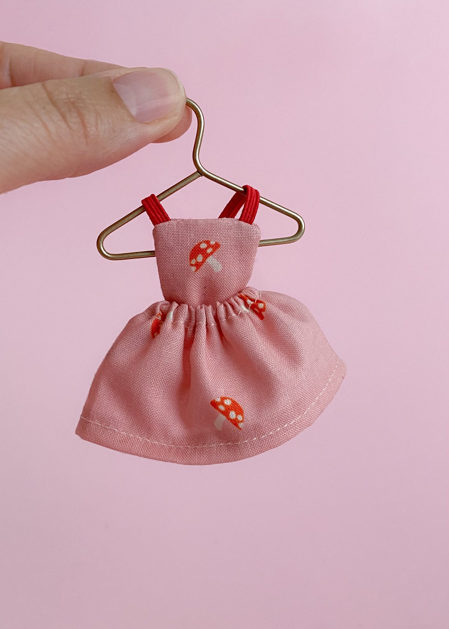 Jurkje voor maileg muis roze met paddenstoelen print