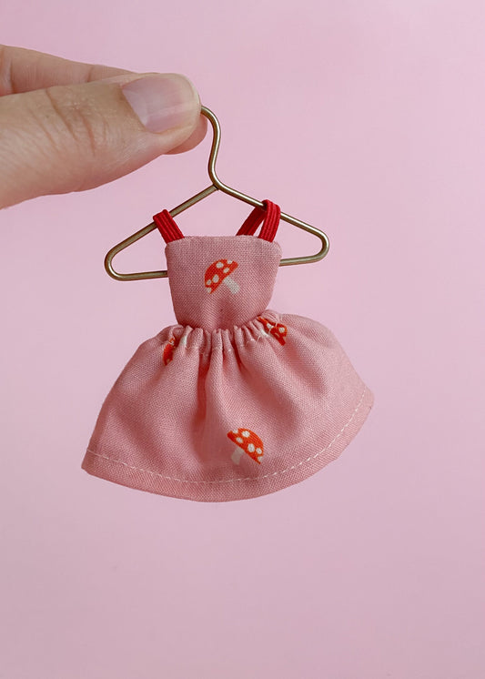 Jurkje voor maileg muis roze met paddenstoelen print