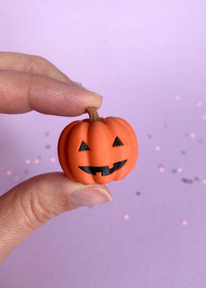 Miniatuur pompoen scary