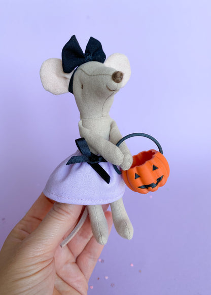 Miniature pumpkin basket
