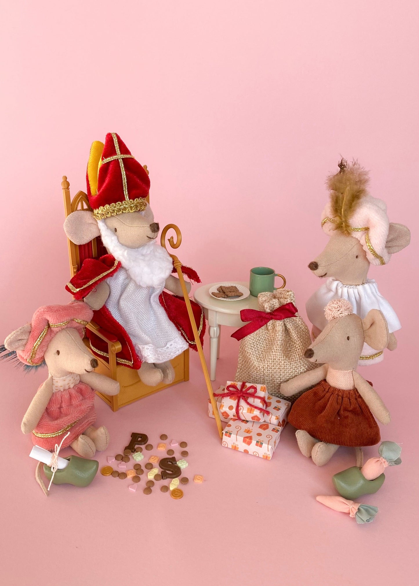 Sinterklaas throne miniature