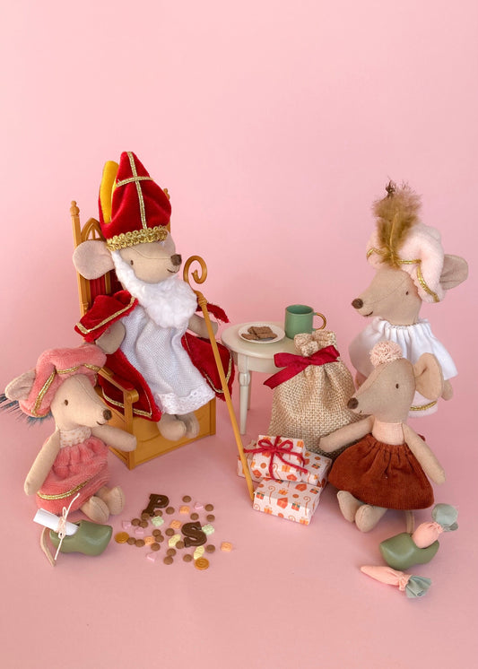 Sinterklaas throne miniature
