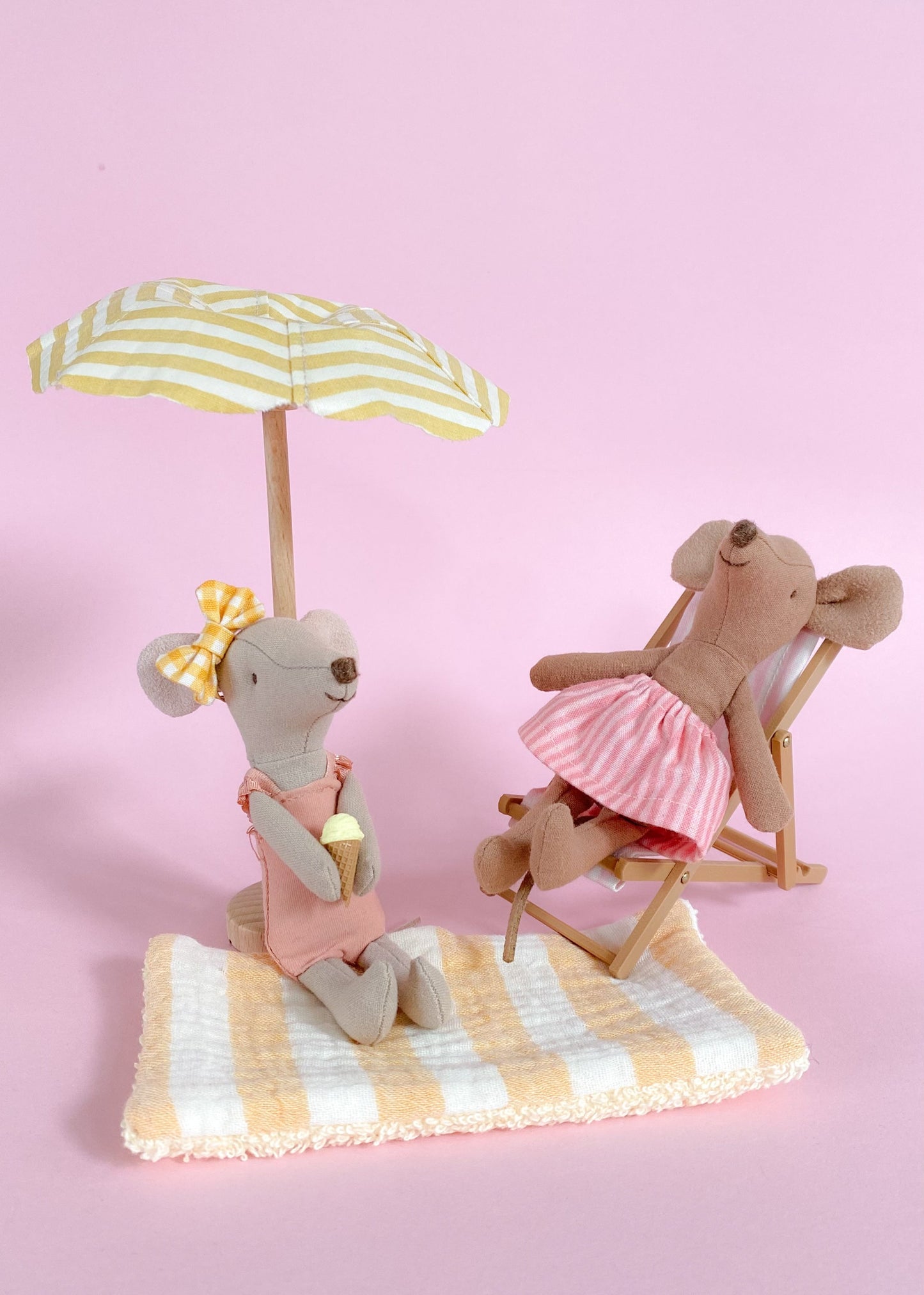Miniature beach towel for Maileg mouse